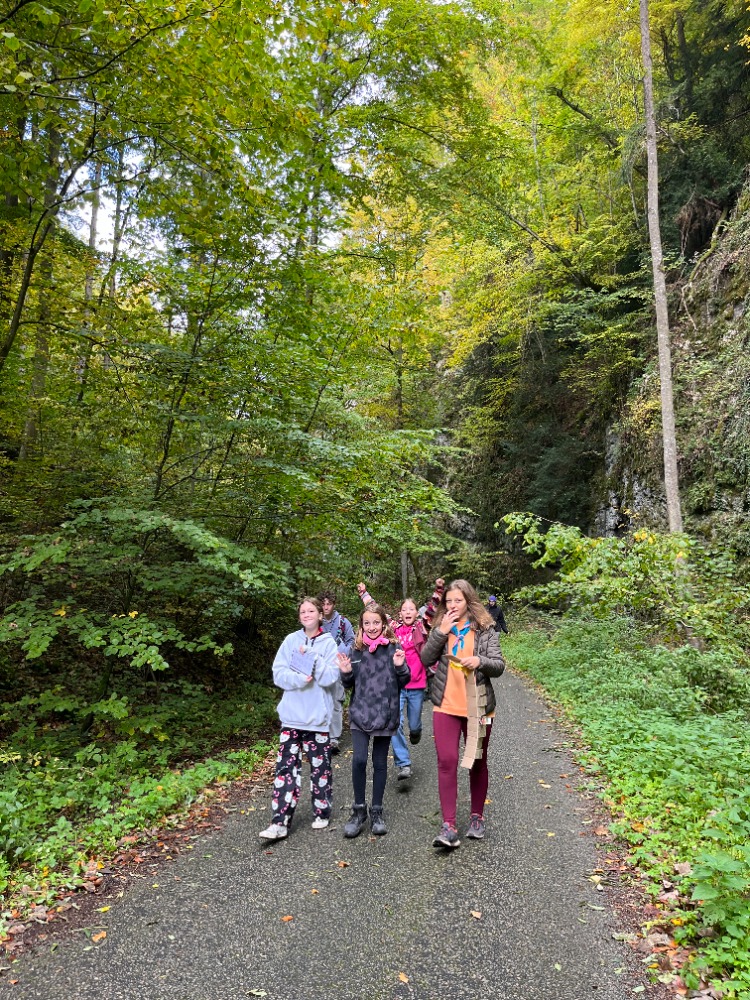 Děti 5. oddílu z Náměště v Moravském krasu.jpg