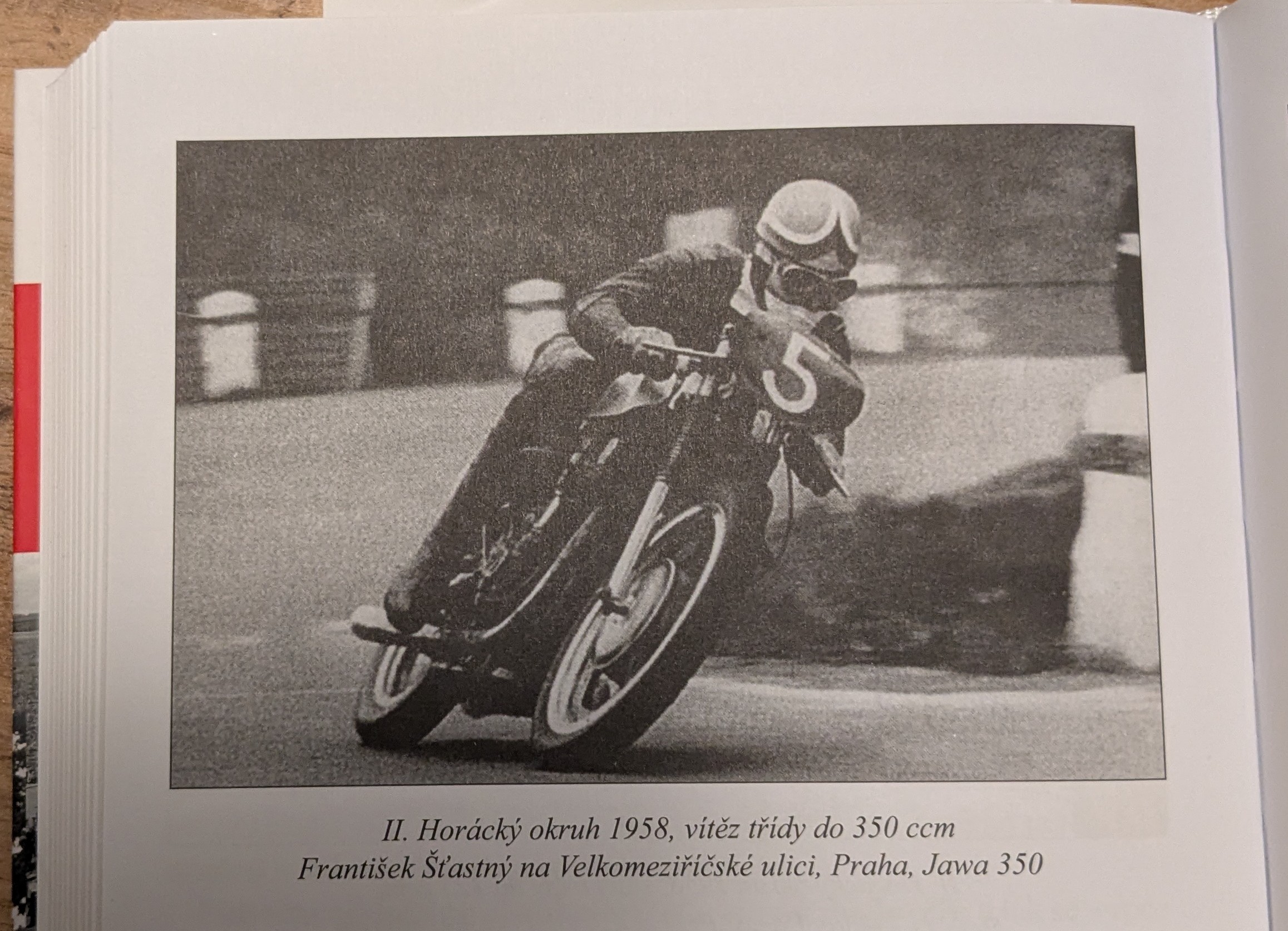Šťastný kniha.jpg