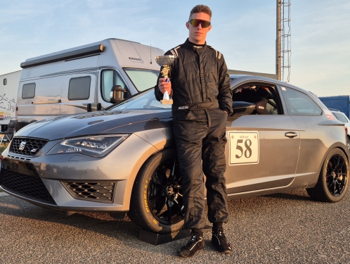 Nová Cupra na poslední chvíli: Auto MK Racing slaví úspěšnou premiéru v Brně