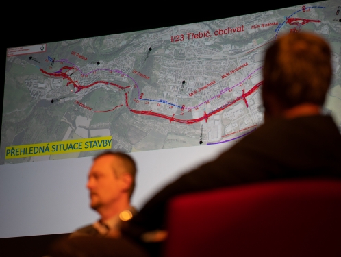 Silnice, která rozděluje Třebíč. Obyvatelé i politici se přou o trasu