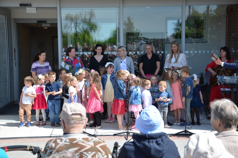 Image 70