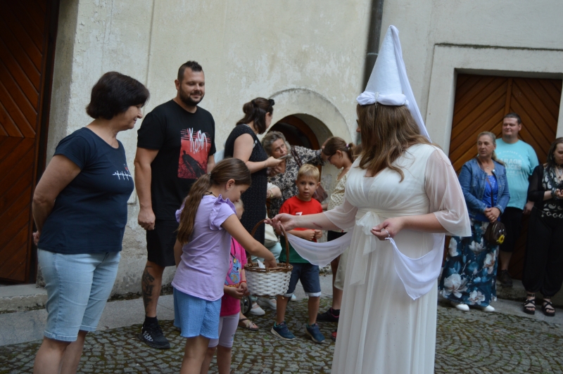 Image 12