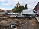 Parkovací dům se připravuje. Na místě už pracují archeologové