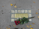 Sedm růží pro sedm zmizelých. První stolpersteiny v dlažbě starého královského města