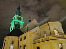 Městská věž se na několik večerů zahalí do zelené