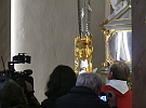 Ač zemřeli, ještě mluví. A možná právě proto