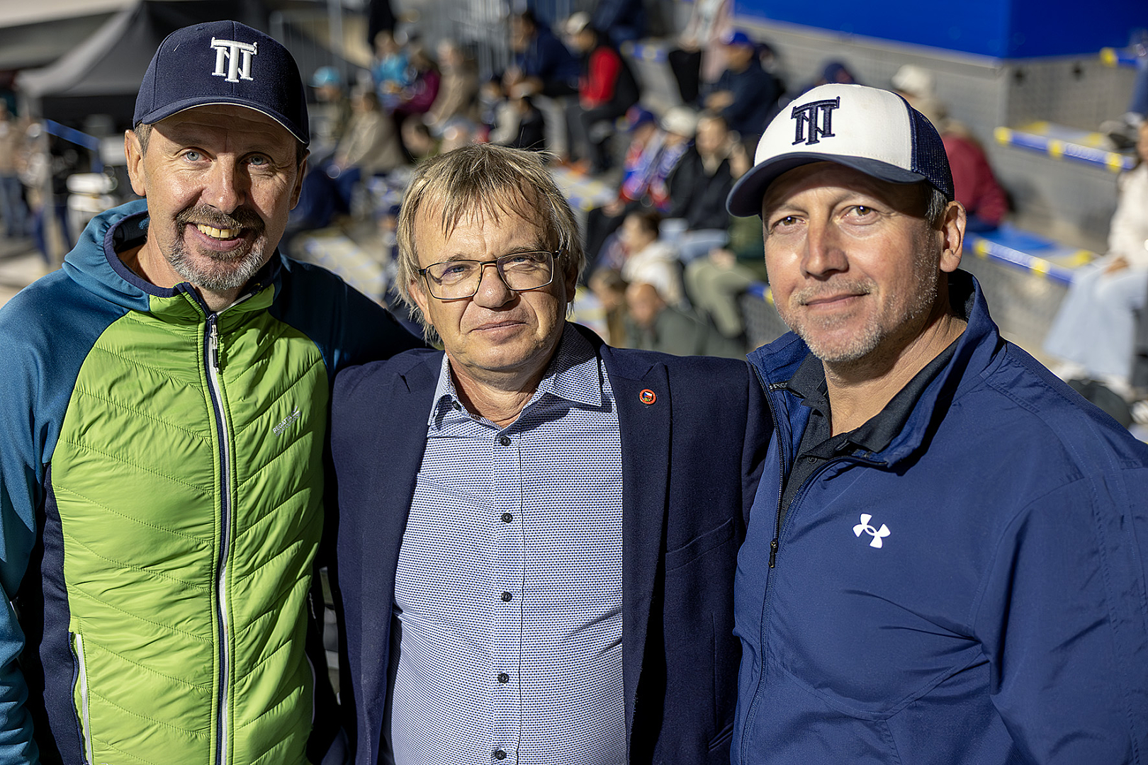 Setkání, které symbolizuje spolupráci, díky níž si Třebíč vydobyla věhlas na poli pořadatelství významných baseballových akcí a šampionátů. Zleva starosta města Třebíče Pavel Pacal, předseda České baseballové asociace Petr Ditrich a předseda klubu Třebíč Nuclears Jan Urbánek.