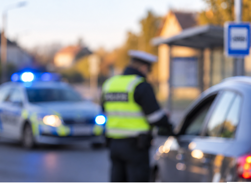 Řidička měla šest zákazů řízení. Přesto usedla za volant