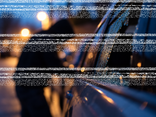 Během jedné noci vykradl zloděj v Náměšti tři auta. Policie po něm pátrá