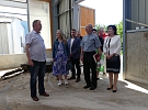 Představili kravín budoucnosti. O krávy se starají roboti