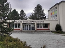 Tělocvičnu zprovozní, nad bazénem visí otazník