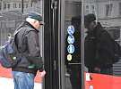 Lidé jezdí načerno. Revizoři tomu tnou tipec