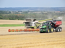 Sklizeň obilovin, řepky i máku bude letos vyšší než loni