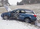 Sníh a kluzké silnice přinesly desítky ranních nehod