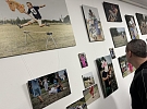 Koňské závody pomyslně propojily svět profesionální   fotografie a tvorbu handicapovaných    umělců