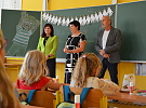 První školní den ve Starči zpestřil jeden vypadlý zub